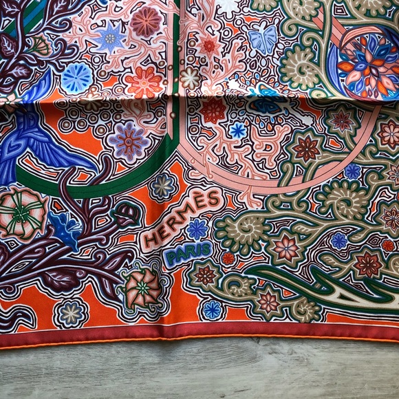 Authentic Hermes silk scarf 90cm - Picture 2 of 7